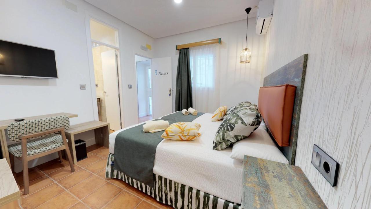 Hostal Boutique La Espanola Рота Екстериор снимка
