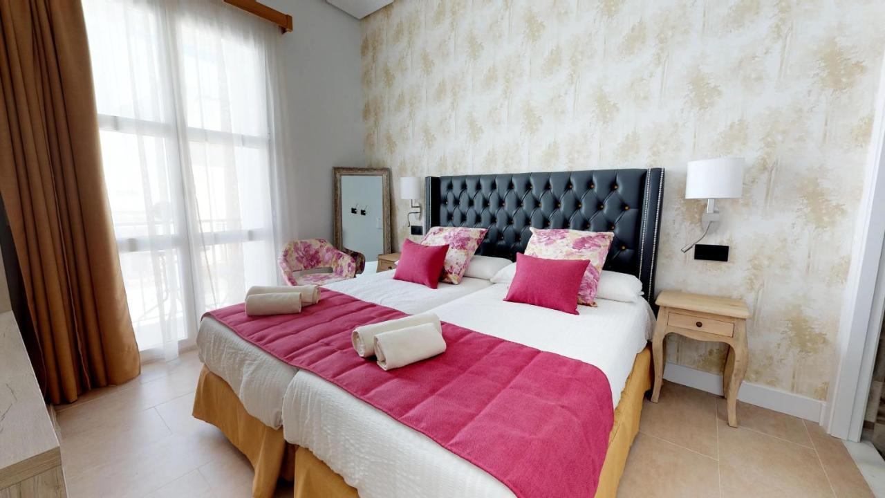 Hostal Boutique La Espanola Рота Екстериор снимка