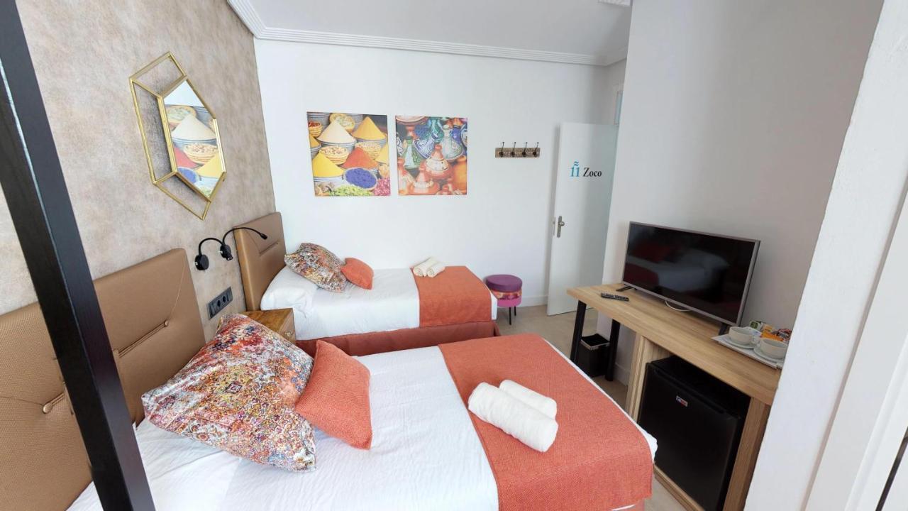 Hostal Boutique La Espanola Рота Екстериор снимка