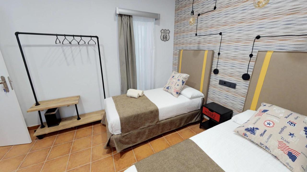 Hostal Boutique La Espanola Рота Екстериор снимка