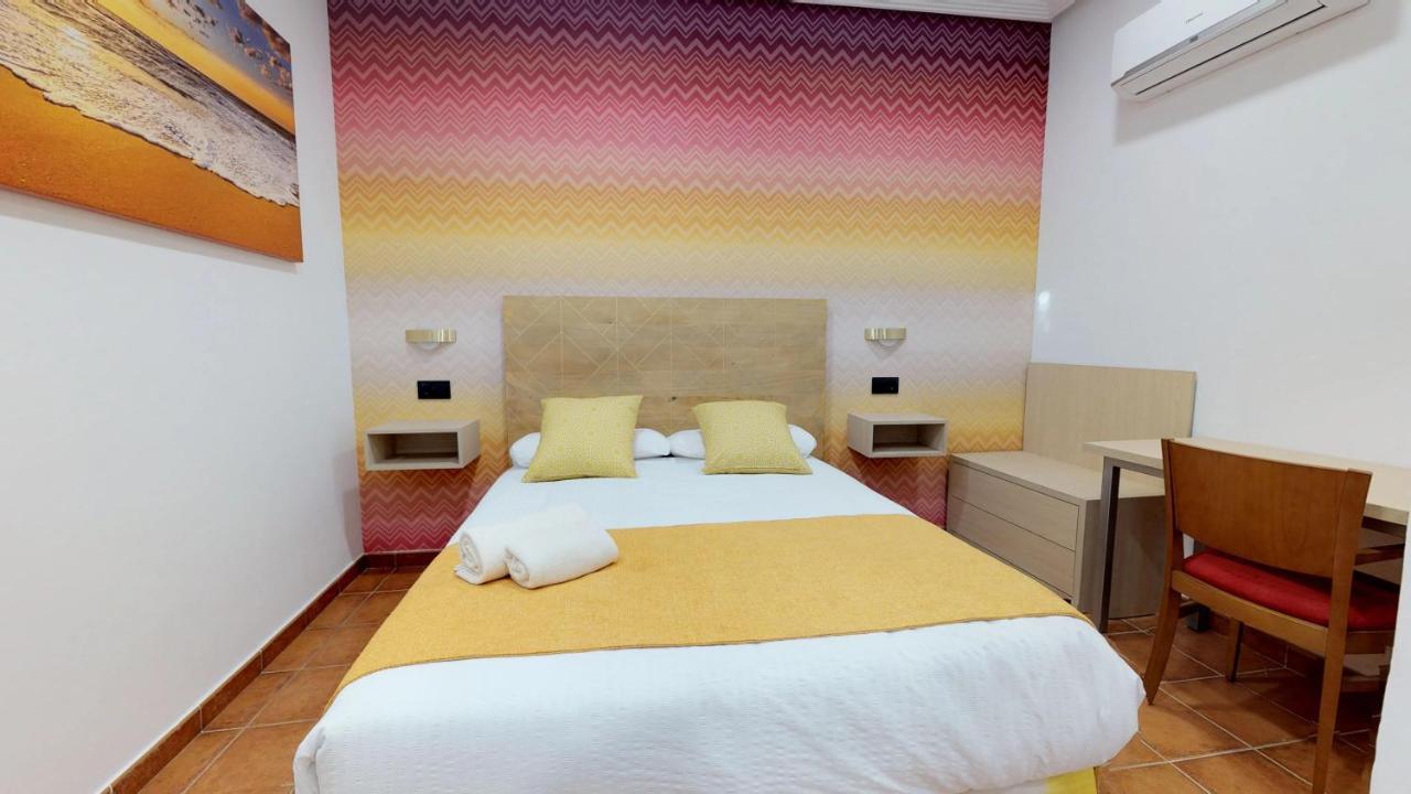 Hostal Boutique La Espanola Рота Екстериор снимка